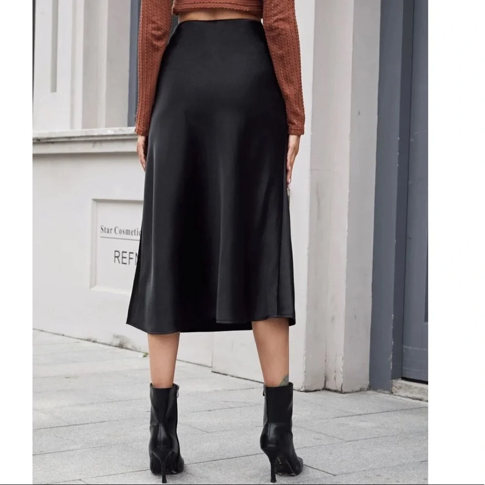 Rebellious Rose Black Maxi Skirt - Picture 2 of 5